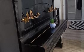 Piano Apartament